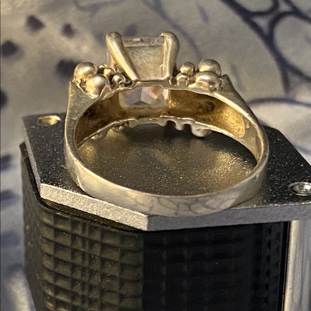 Gorgeous Princess Cut 3ct.  White Sapphire solitaire set in 925 Sterling Silver - Picture 3 of 3